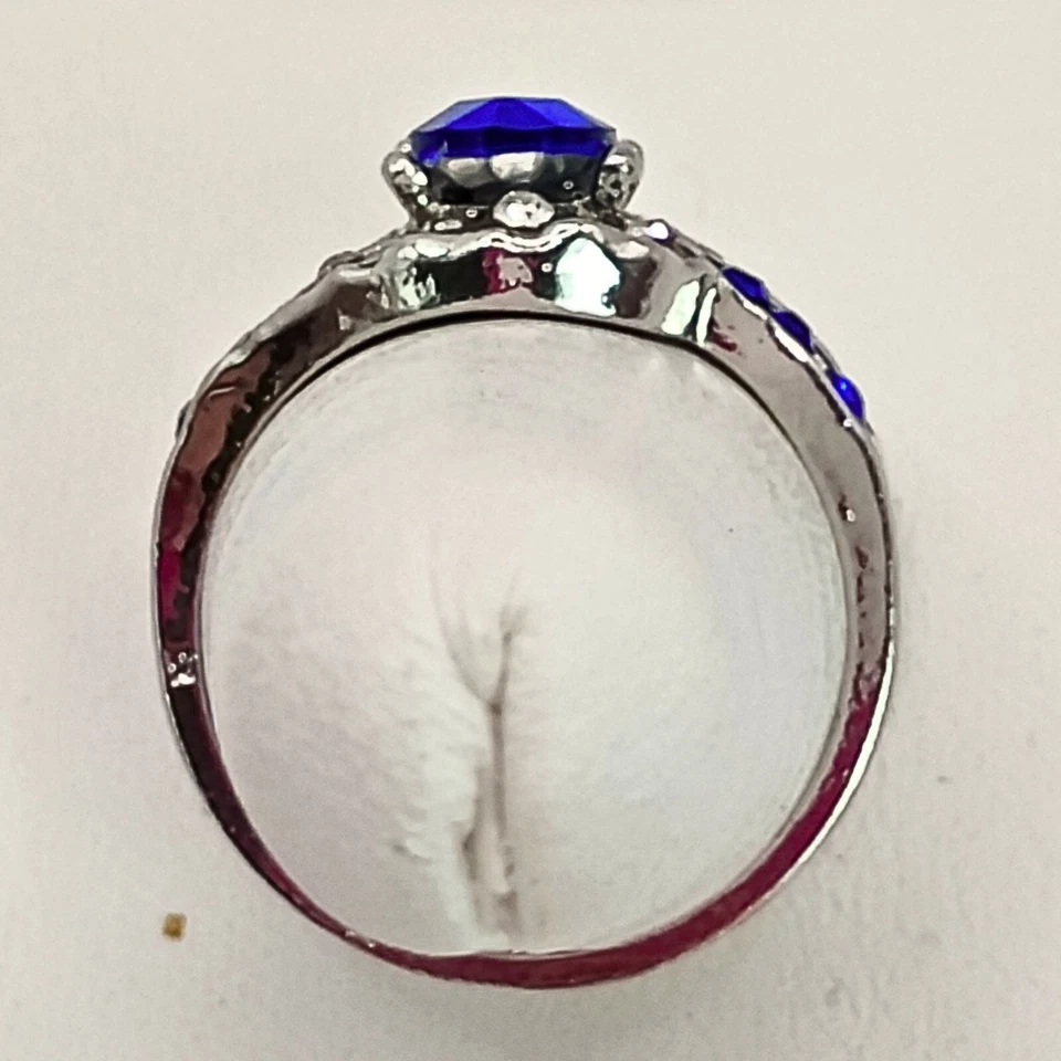 Womens Silver Plated Oval Cut Blue Sapphire Simulated Diamond Ring Size 9 Bridal - Image 4 of 4