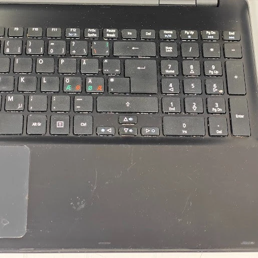 Acer Aspire E5-521-8453 Laptop - A8-6410, Radeon R5, 8GB RAM, No SSD, 15.6" HD - Image 4 of 4