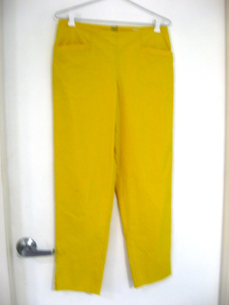 ANDIAMO YELLOW STRAIGHT LEG PANTS WITH POCKETS+BACK ZIP SIZE S