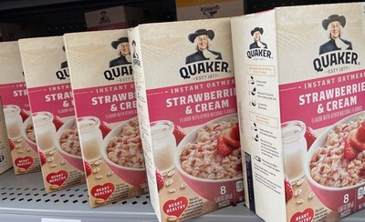 5 Pack Quaker Instant Oatmeal Strawberries & Cream Flavor Size 8.4 oz Boxes