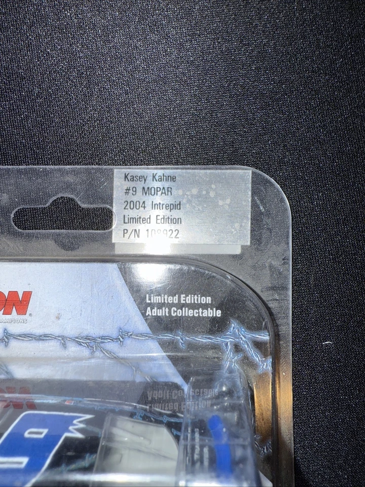 #9 2005 Cargador Mopar Kasey Kahne 1:64 Acción Neumáticos de goma Foto 2 de 4