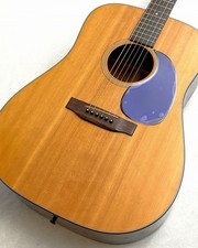 Hecho por Martin 1979, usado D-18 es extremadamente potente y suave en tono. Safe de