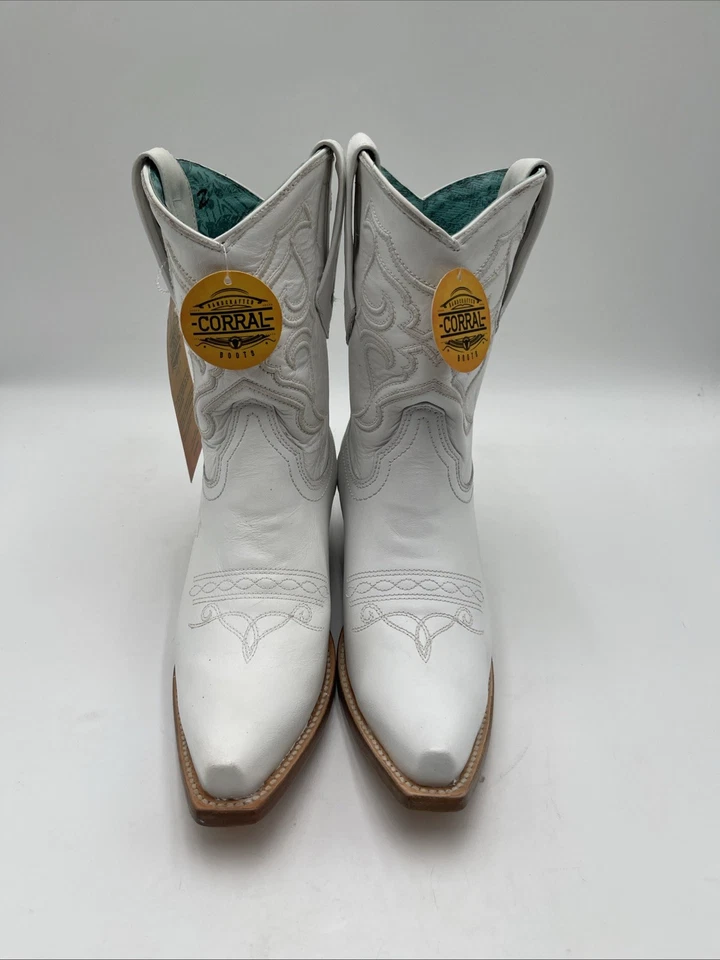 Corral White Embroidery Leather Snip Toe Pull On Western Booties Women 6.5M - Image 2 of 4