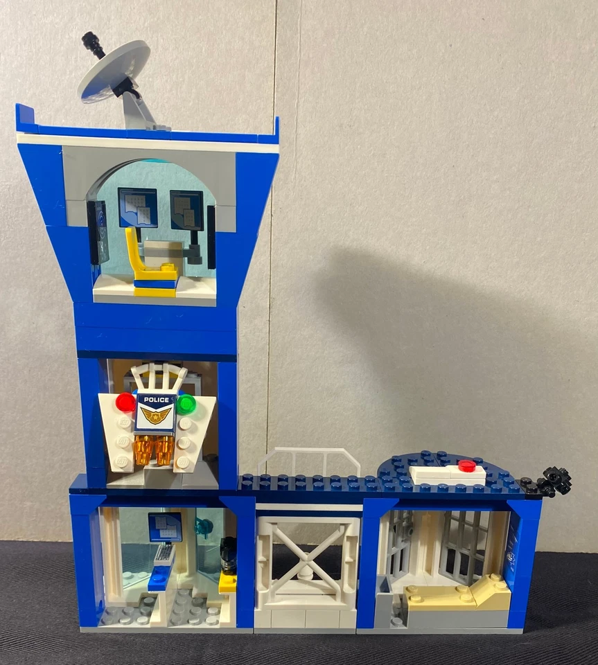 LEGO City 60210 Sky Police Air Base, foto 4 di 5