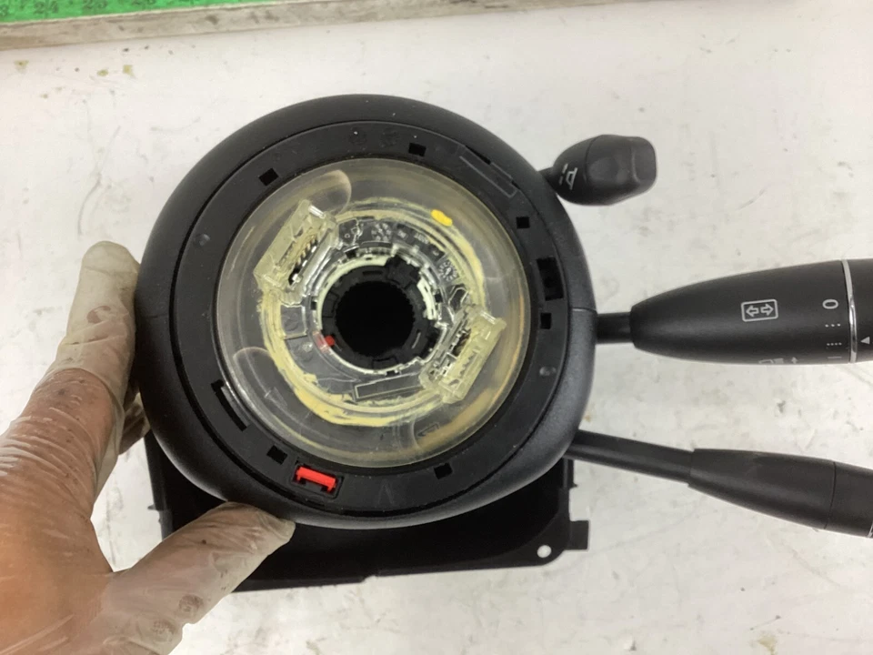 Комбинированный переключатель рулевой колонки и крышка багажника для Mercedes-Benz C300 2008-2011 годов выпуска от оригинального производителя - Изображение 4 из 4