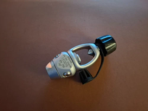 AQUALUNG TITAN Yoke A/Clamp INT Fitting 1st Stage Scuba Regulator