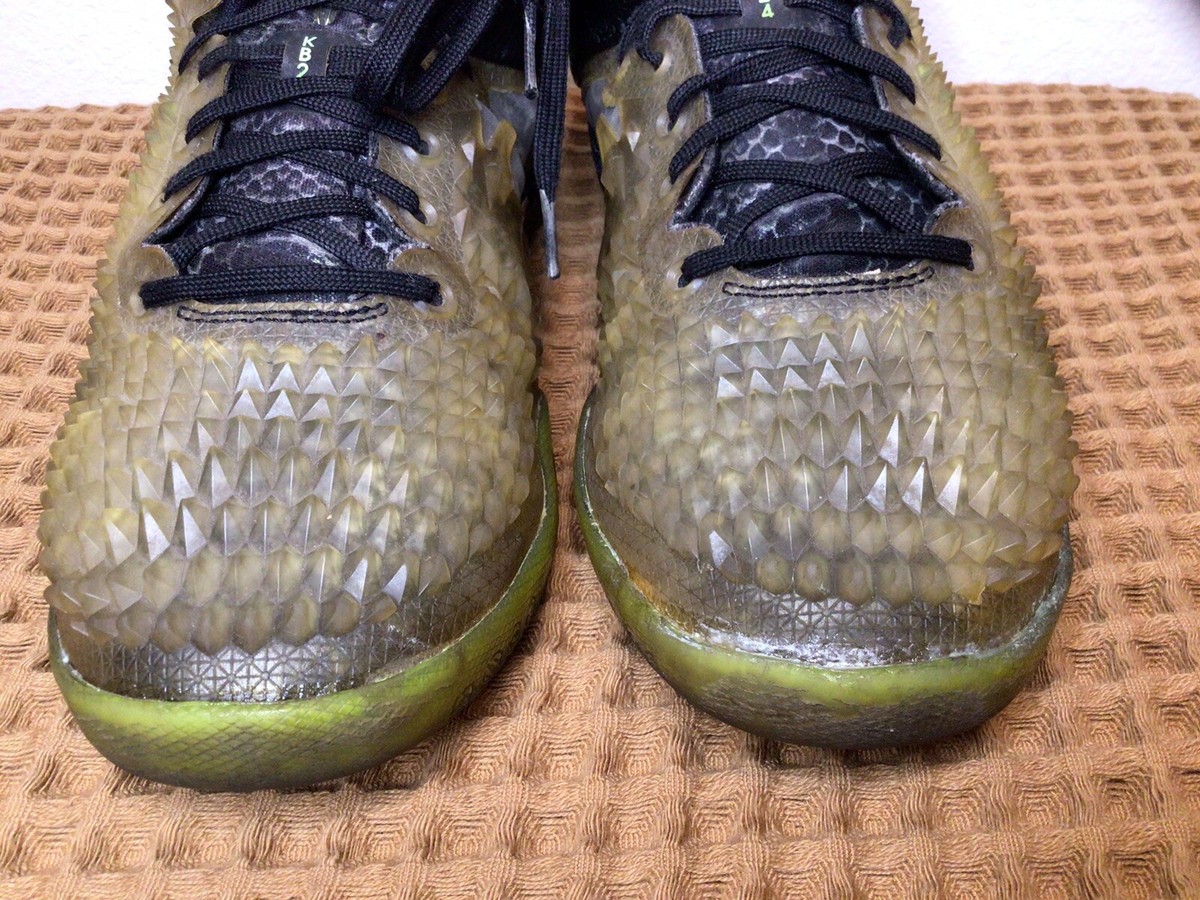 Nike Kobe 8 'Christmas' Electric Green Snakeskin Sz 5.5 Nike Kobe 8 'Christmas' Electric Green Snakeskin Sz 5.5