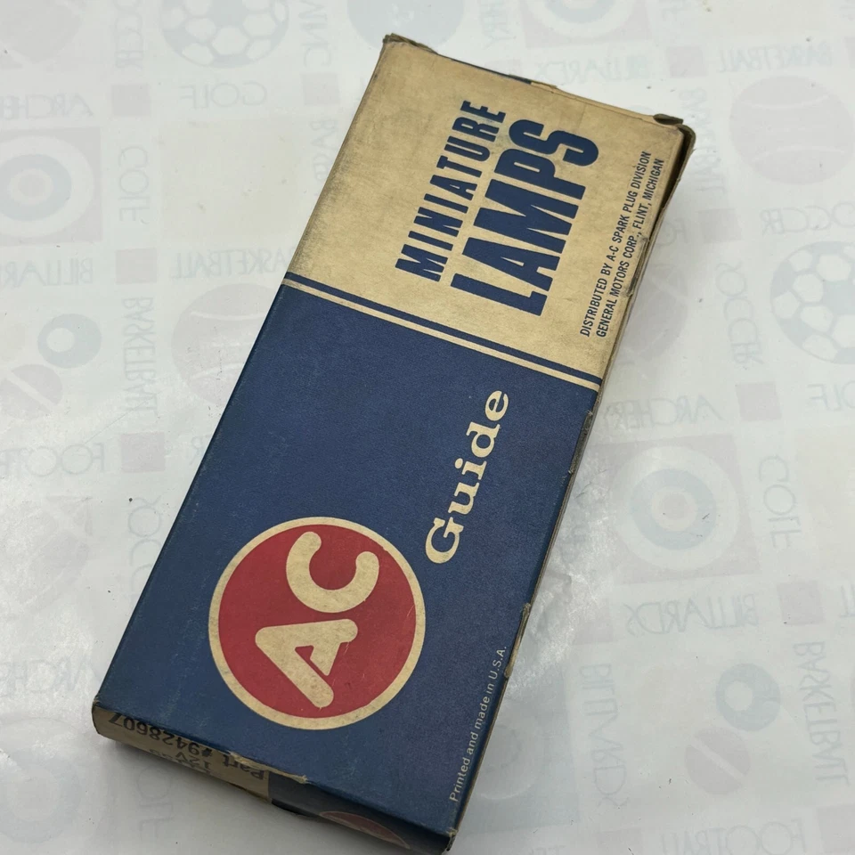 Vintage AC Guide Miniature Lamps L1159 Box 10 12V. ⭐ - Image 2 of 4