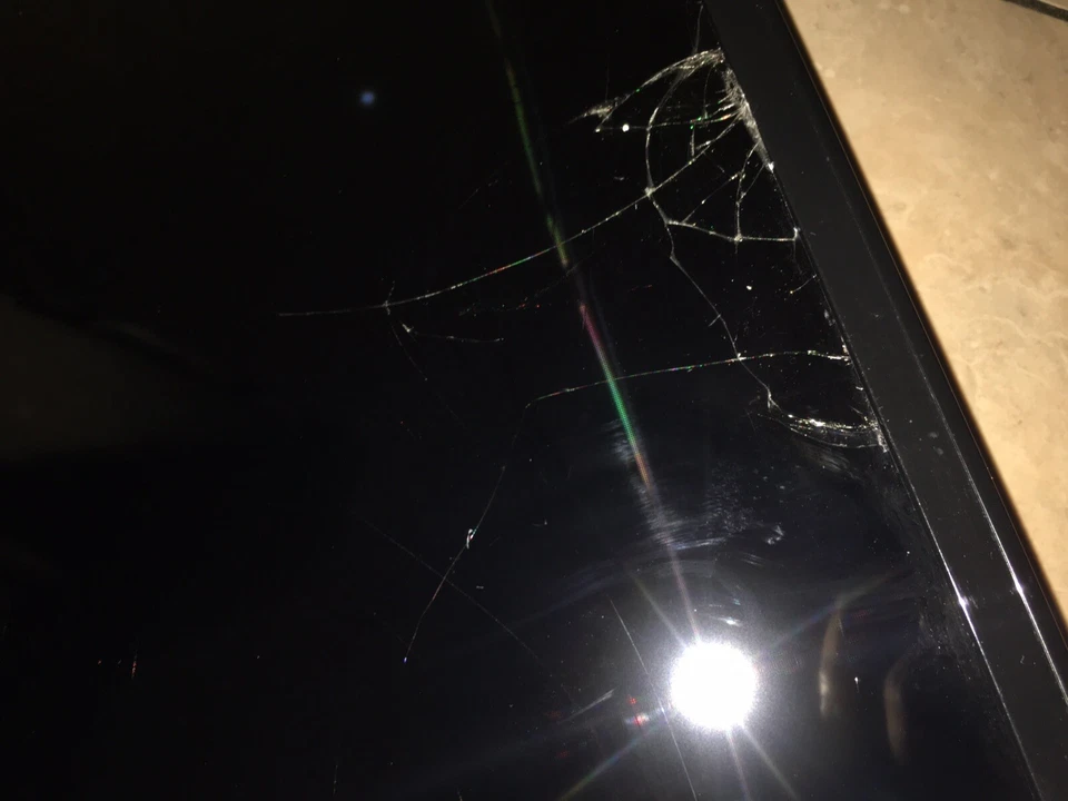 Samsung J5202 5 Series J5202 43in Tv - Image 3 of 4