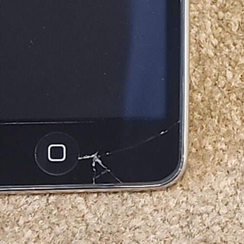 Apple iPod Touch 32GB 3rd Gen MC008LL A1318 FUNCTIONAL RESET CRACKED SCREEN - Picture 13 of 16