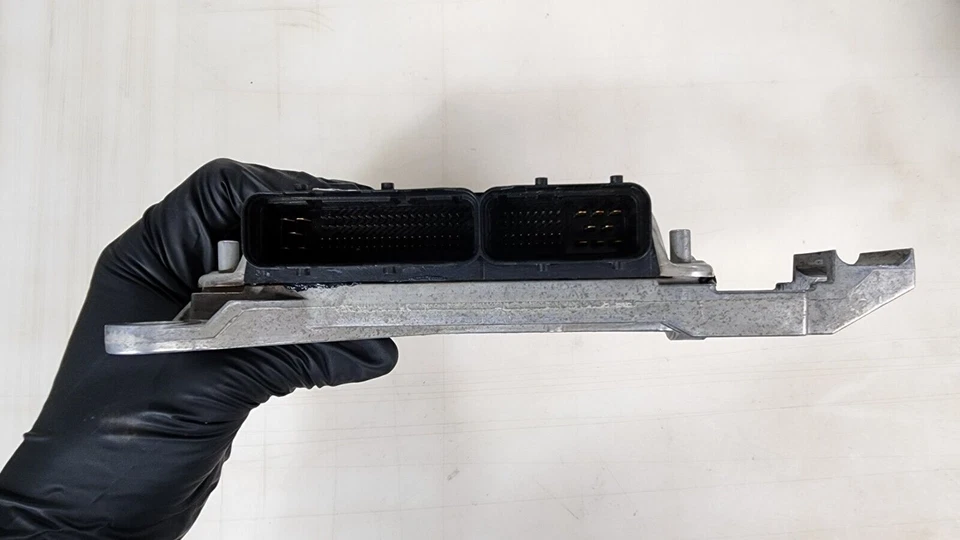 04-05 Chevy Silverado GMC Sierra DURAMAX 6.6 FICM LLY 8973037513 8973037511 Foto 4 de 4