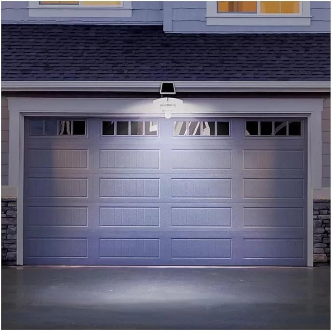 Luz de seguridad activada por movimiento solar SunForce 2000 lúmenes Foto 2 de 4