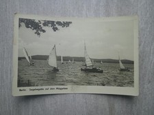AK Berlin Müggelsee SEGELBOOT REGATTA Rennstrecke Boot Schiff STEMPEL 1953