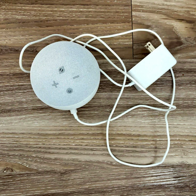 Amazon Echo Dot 4th Gen Smart Speaker White Alexa BT/Wi-Fi 3.5mm Adapter
