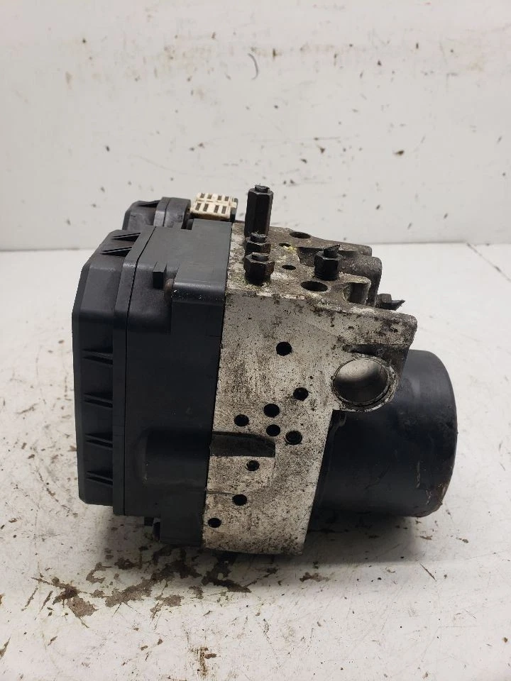 Conjunto de actuador y bomba de pieza de freno antibloqueo para 03-06 CAMRY 1438495 Foto 2 de 4