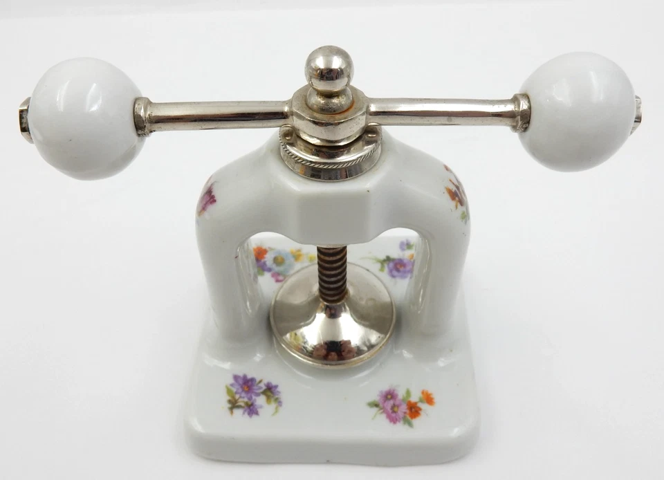 ANTIQUE 1800'S MEISSEN PORCELAIN NUT CRACKER GARLIC PRESS FLORAL DESIGN, GERMANY - Image 2 of 4