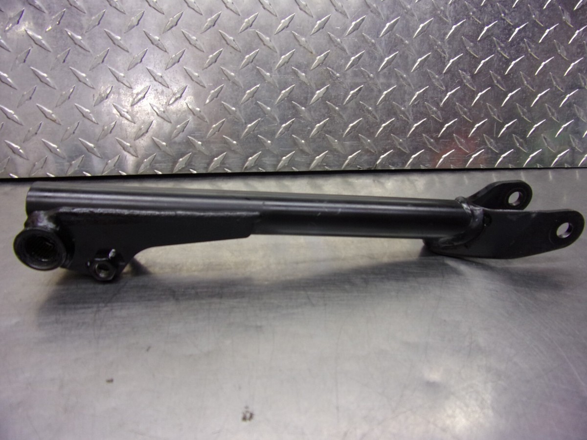 776 B CAN AM SPYDER RYKER 900 2020 OEM REAR SHOCK LINK LINKAGE