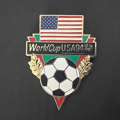 RARE PINS PIN'S .. Football Soccer Club Team Bretagne Ligue Ouest Ex
