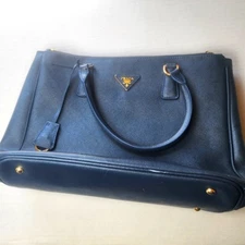 🌸 Prada | Handbag | Medoum sized bag