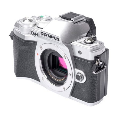 Olympus OM-D E-M10 Mark III (silber) gebraucht ca. 7.000 Ausl. Kamera