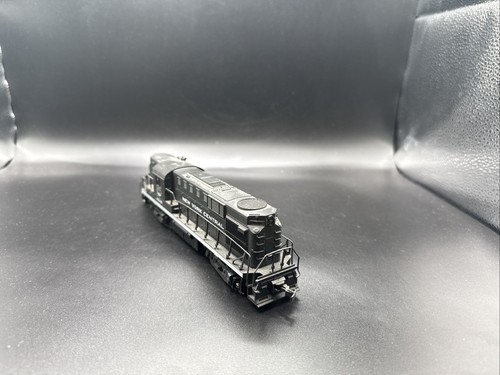 ATLAS HO Gauge RS-11 Diesel No. 7095 NEW YORK CENTRAL PWR Locomotive Black #8000 - Picture 5 of 9