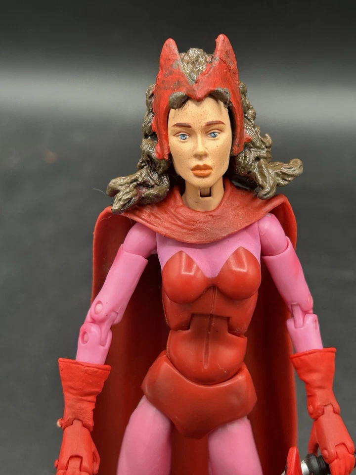 Экшн-фигурка 2006 ToyBiz Marvel Legends Scarlet Witch 6,5 дюйма Wanda Maximoff  - Изображение 2 из 4