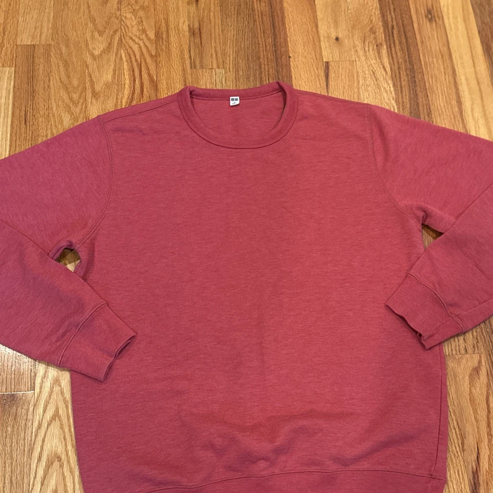 Sudadera Uniqlo cuello redondo para mujer mediana roja para hombre mediana Foto 2 de 4