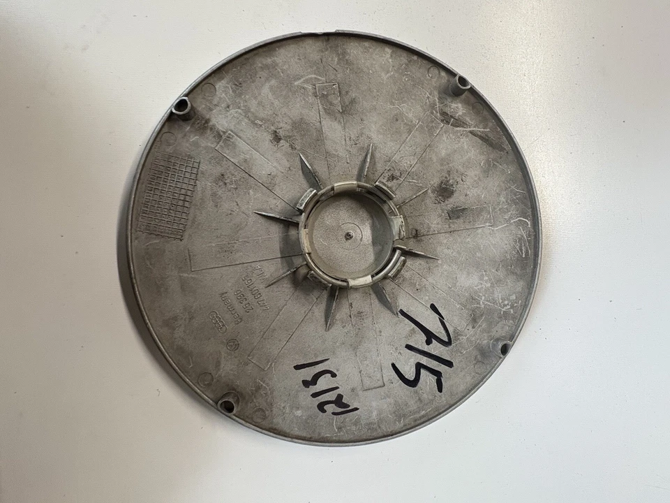 Tapa central de rueda plateada Audi OEM 1984-1987 5000 25396 447601165 Foto 2 de 3