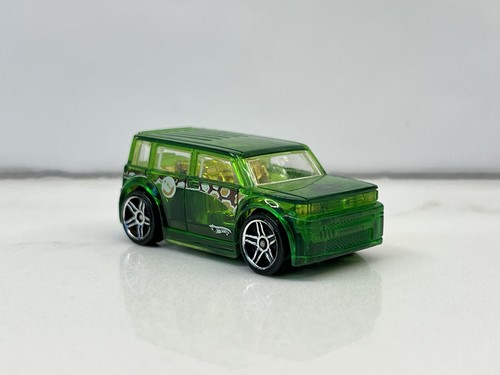 Hot Wheels - SCION xB - Race World Earth 2010 2/4 - Green - #200/214 - Loose - Picture 2 of 10