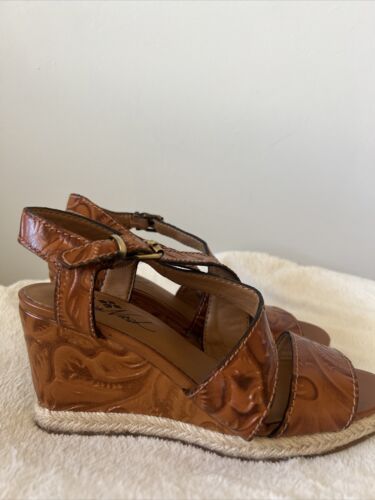 Patricia Nash Espadrille Tooled Leather Wedge Size 6.5 Tan - Picture 3 of 9