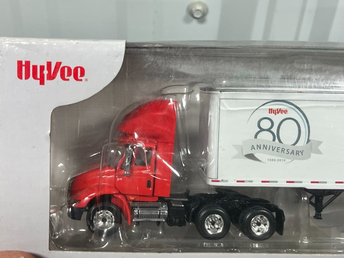 HY-VEE 80th International 8600 Day Cab Dry Van DCP First Gear 1:64