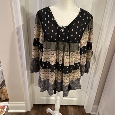 DB Established 1962 Multicolor V-neck Long Sleeves Size Medium Black Tassel Nice