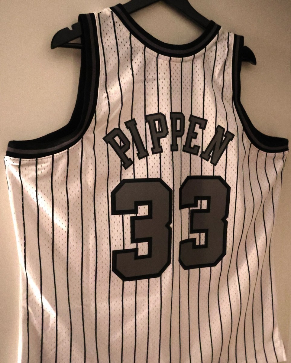Scottie Pippen #33 Men's Basketball Jersey (Mitchell & Ness NBA