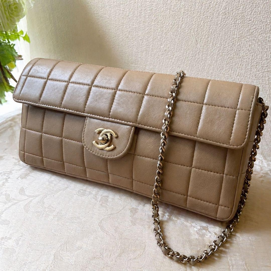 Chanel Shoulder bag 206243