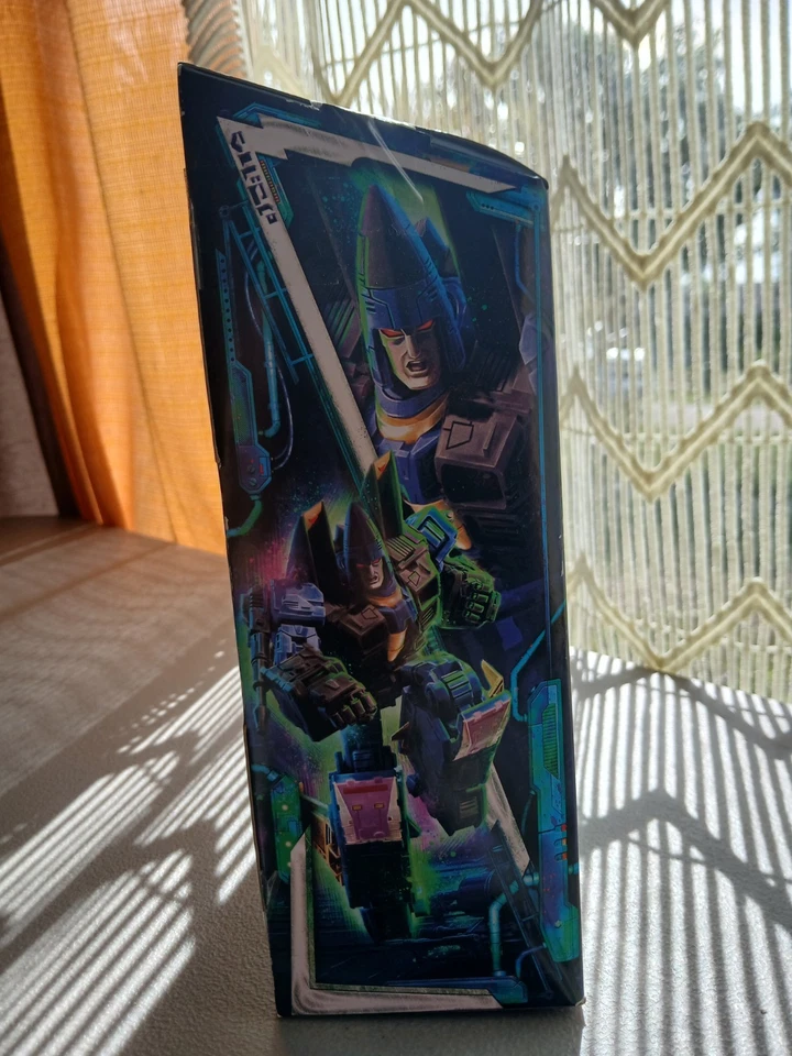 Figura de acción Transformers Legacy Evolution Dirge Conehead sellada Foto 4 de 4