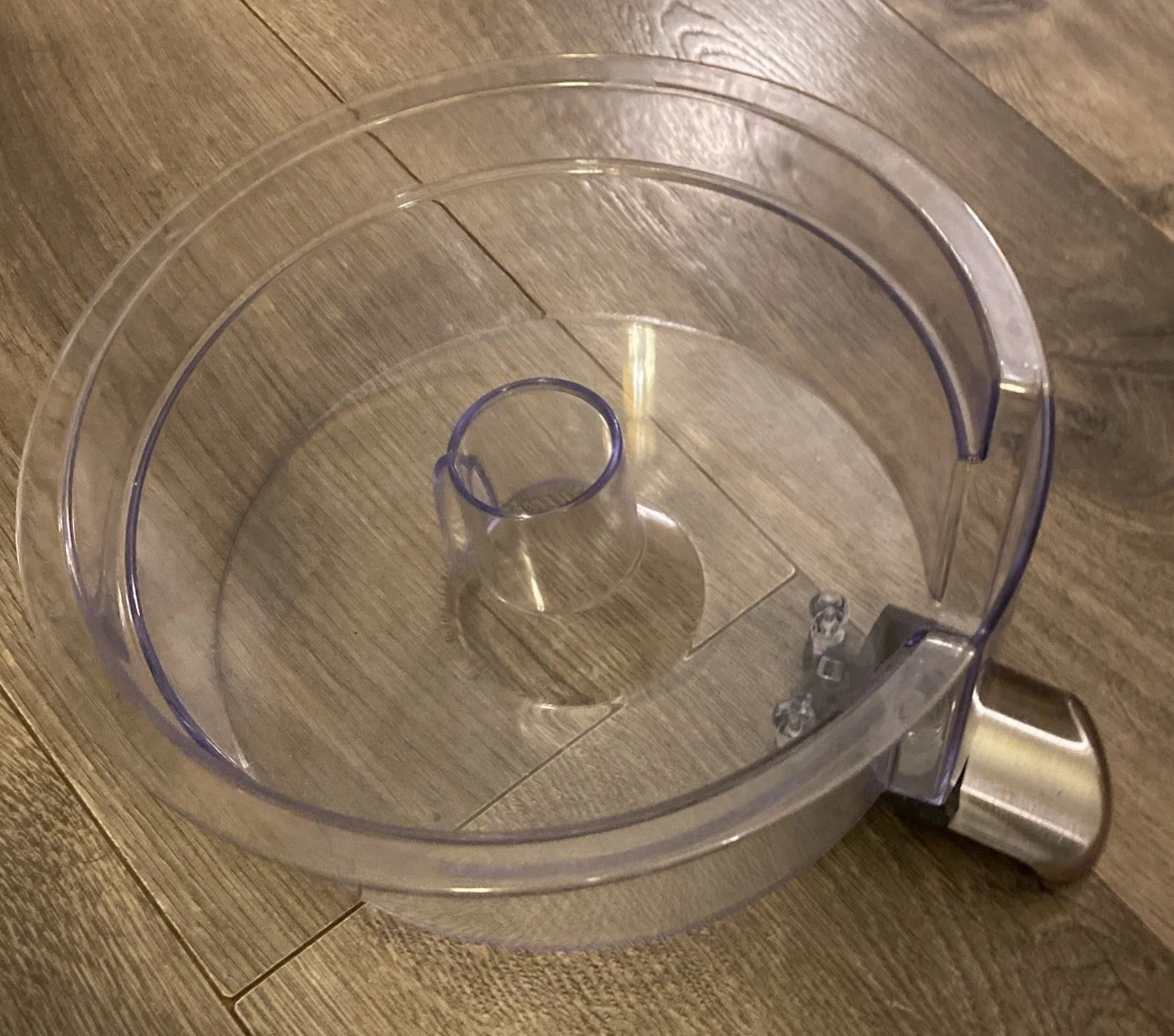 Eurolux Electric Citrus Juicer Plastic Bowl W Stainless Steel spout ELCJ-1700S