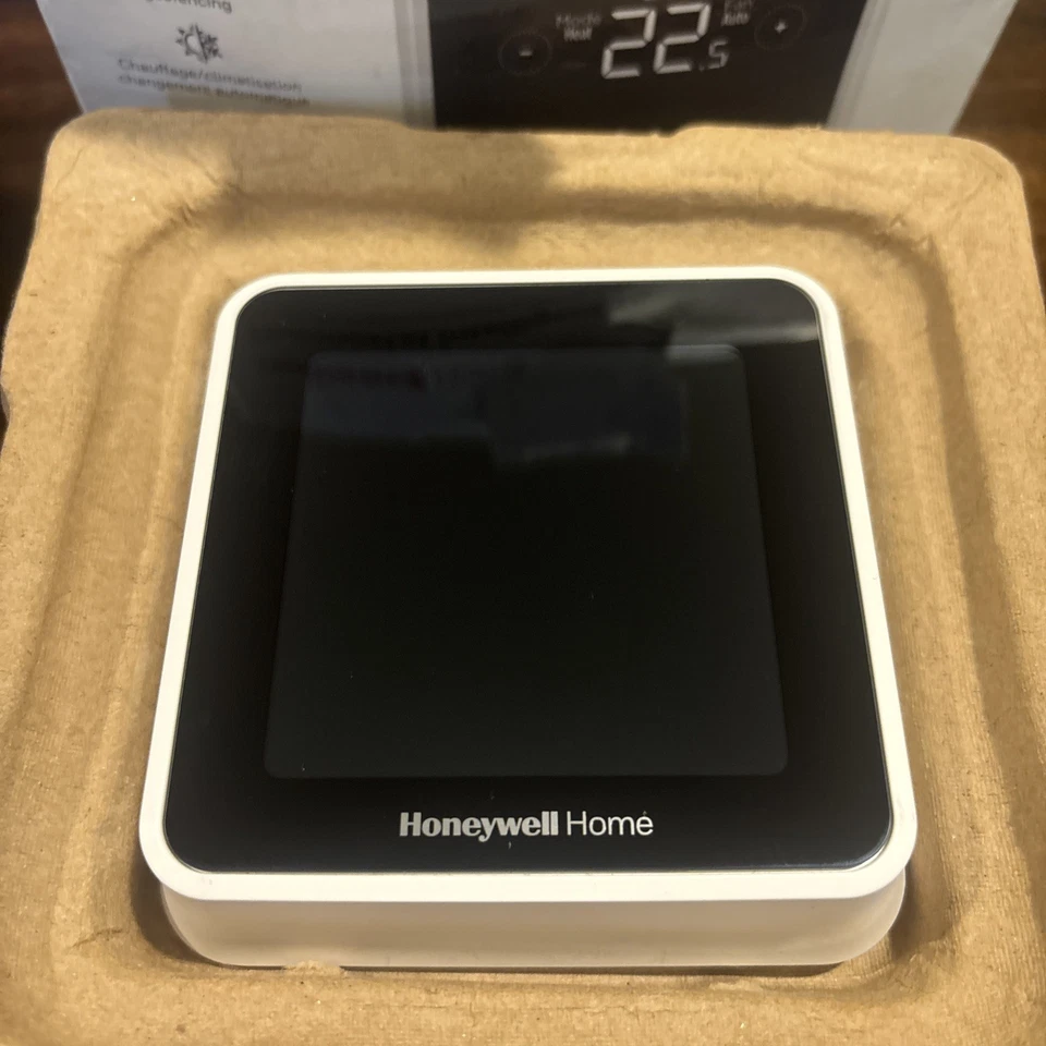 Honeywell T5 Wi-fi Smart Thermostat open box new - Image 2 of 4