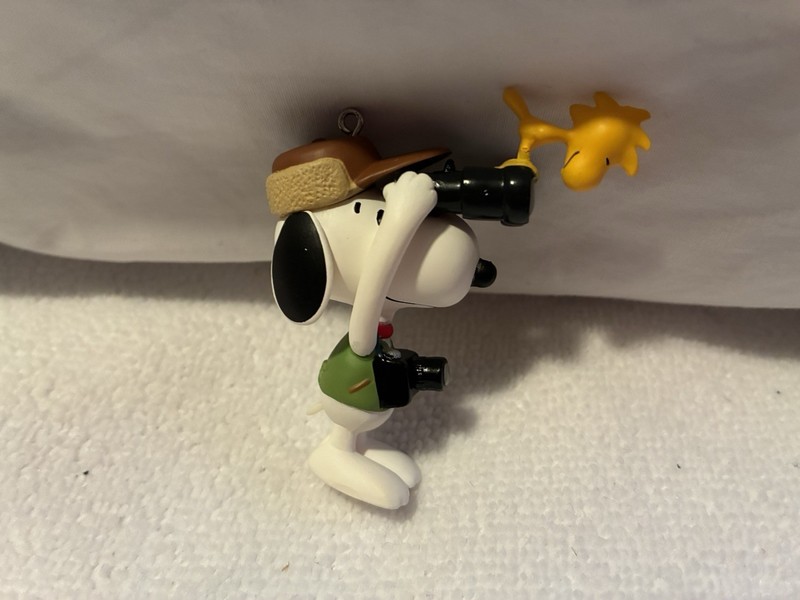 2013 Hallmark Keepsake Ornament "Bird-Watcher Snoopy" Spotlight on Snoopy 16th