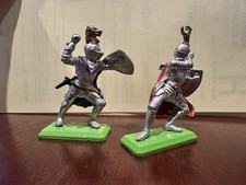 Pair of Britain Deetail Medieval Knights in Armor