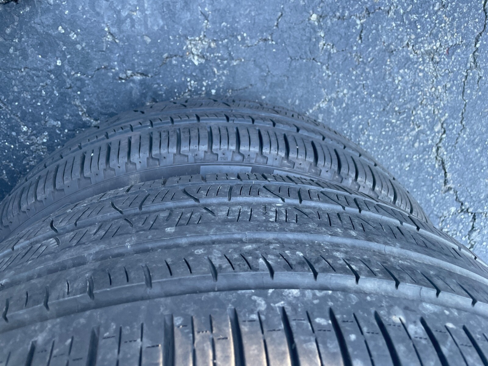 Bentley Bentayga all season/winter tires and wheels 285/45/21 - great condition