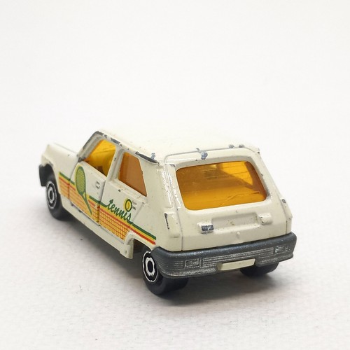 Majorette Renault 5 - Tennis White / Yellow Interior 1:51 (3") Pre-Owned 001 - Picture 6 of 8