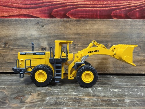 Joal Komatsu WA600 Wheel Loader (1:50 Scale)