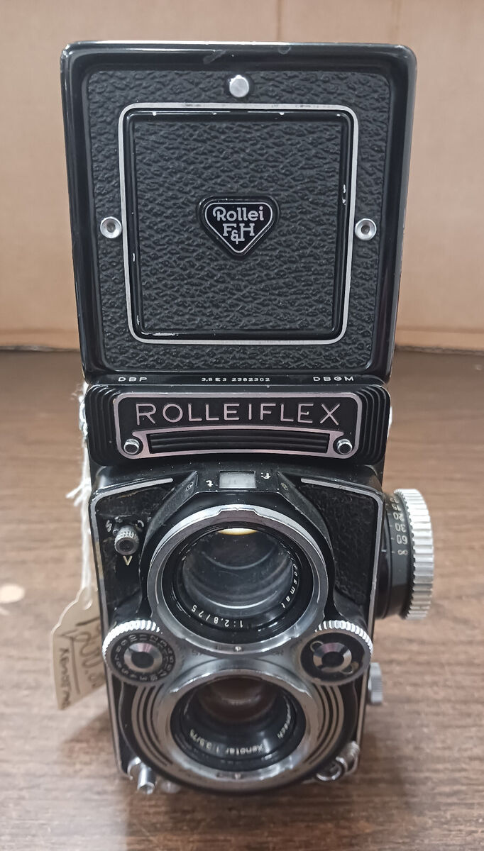 Rolleiflex DBP DBGM Medium Format Camera - 1:3.5/75 Rolleiflex DBP DBGM Medium Format Camera - 1:3.5/75