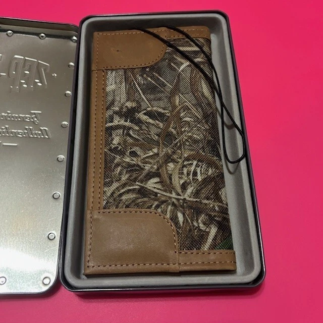 NEW ZEP-PRO Men's Realtree Nylon and Leather Secretary-Style Roper Concho Wallet - Image 3 of 4