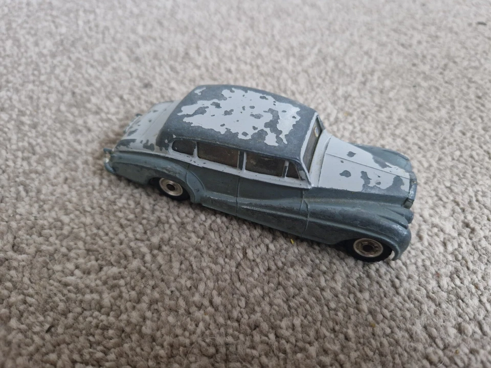 VINTAGE 1960'S DINKY TOYS 150 ROLLS ROYCE SILVER WRAITH CAR USED - Image 2 of 3