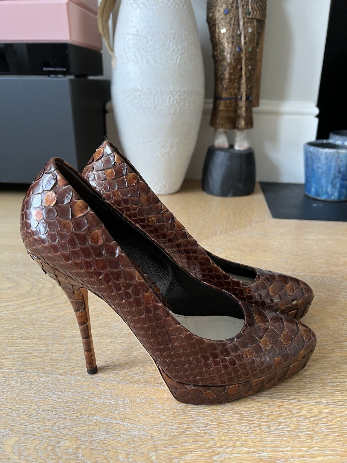 Gucci Brown Bronze Python platform pumps, Size 40 - image 4