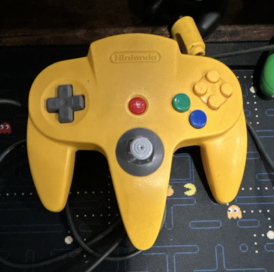 Nintendo Nintendo 64 Wired Controller Yellow/Gray Plastic stick not working OEM