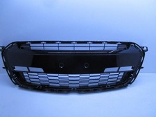 HOLDEN COMMODORE VF SERIES 2 FRONT BAR MAIN LOWER GRILLE GLOSS BLACK SHINY BLACK