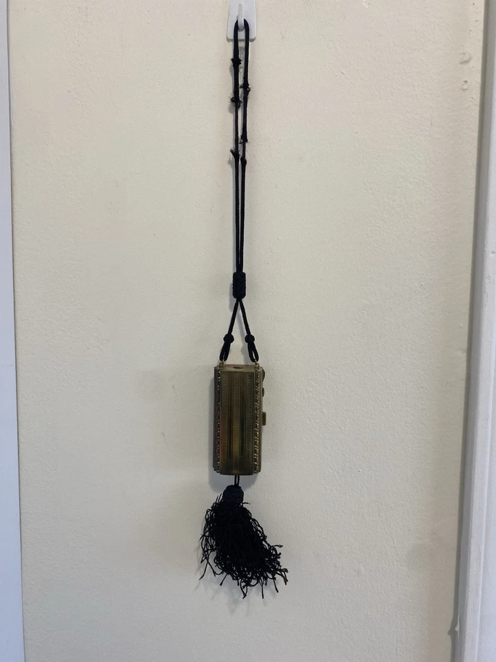 Cartera de baile de latón vintage Orit Alemania Art Deco cuerda de muñeca borla Foto 2 de 4