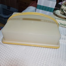 VINTAGE TUPPERWARE LARGE RECTANGLE CAKE KEEPER